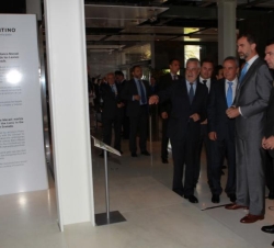 Don Felipe a su llegada a la sede social del Grupo Empresarial Cosentino